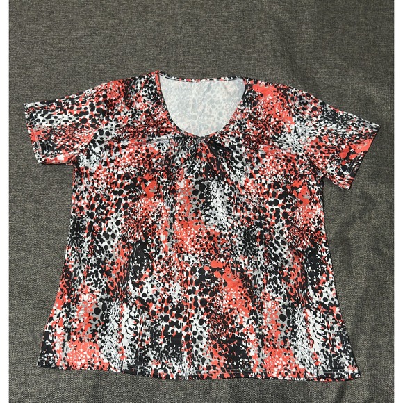 Unbranded Tops - Unbranded Women's 1XL T-Shirt Abstract Animal Print Short Sleeve Scoop Neck